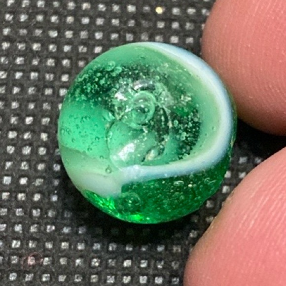 1 lb 3oz Miscellaneous colored glass marbles in small, Medium & large - Picture 5 of 16